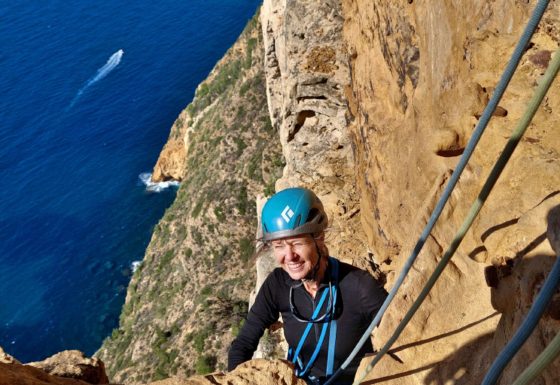 <?php echo e(get_post_field('post_excerpt', 20320)); ?>