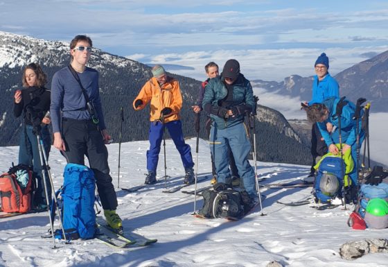 <?php echo e(get_post_field('post_excerpt', 21404)); ?>