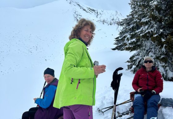 <?php echo e(get_post_field('post_excerpt', 21882)); ?>